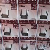 مودم روتر بیسیم 4G LTE دی-لینک مدل DWR-M920 با پشتیبانی از سیمکارت 3G/4G، سرعت تا 150 مگابیت بر ثانیه، پوشش کامل منزل با 4 آنتن خارجی، اتصال همزمان تا 32 کاربر و پورتهای LAN و WAN RJ-45